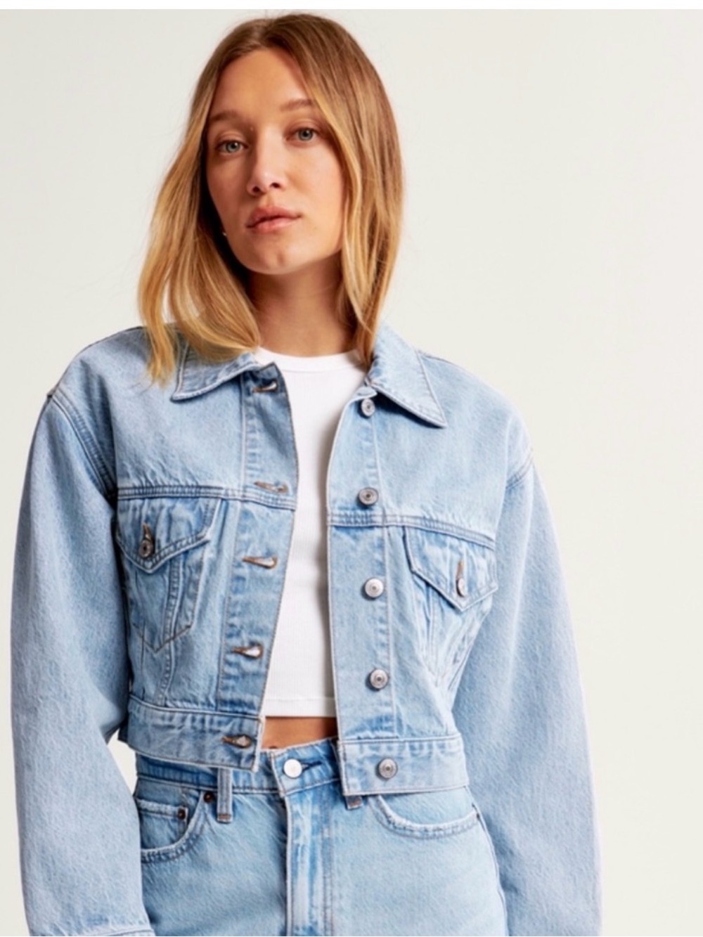 Abercrombie & fitch cropped denim trucker jean jacket light wash size small NWT